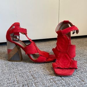 Donald Pliner Billie Red Size 6.5